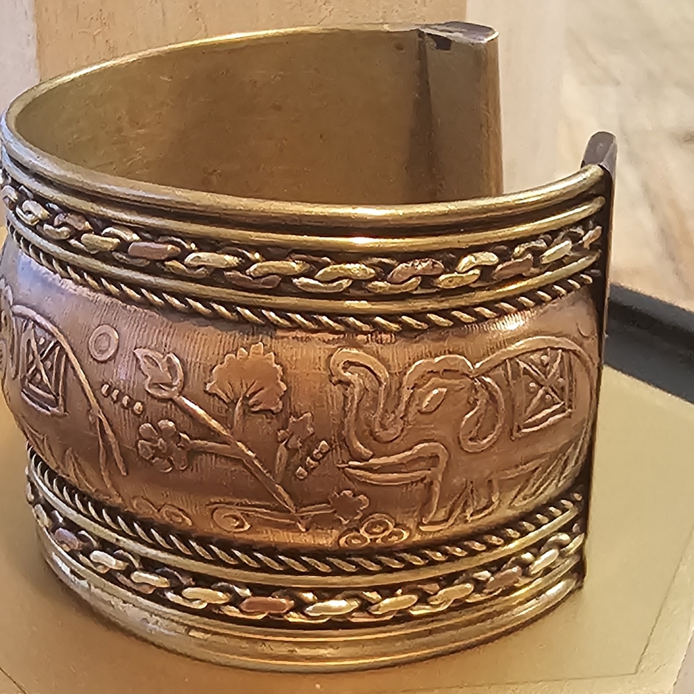 Vintage Brass Cuff India Cord Elephants Adjustable Tooled Large Bangle. - Picture 3 of 5